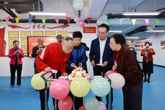 英国上市公司365