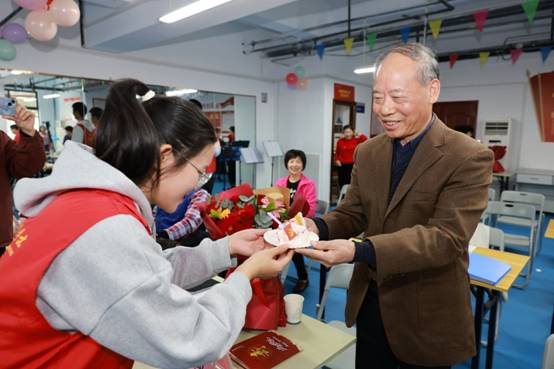 英国上市公司365